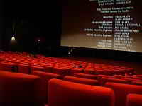 фото Почему-то в кинотеатрах предпочитают красные кресла